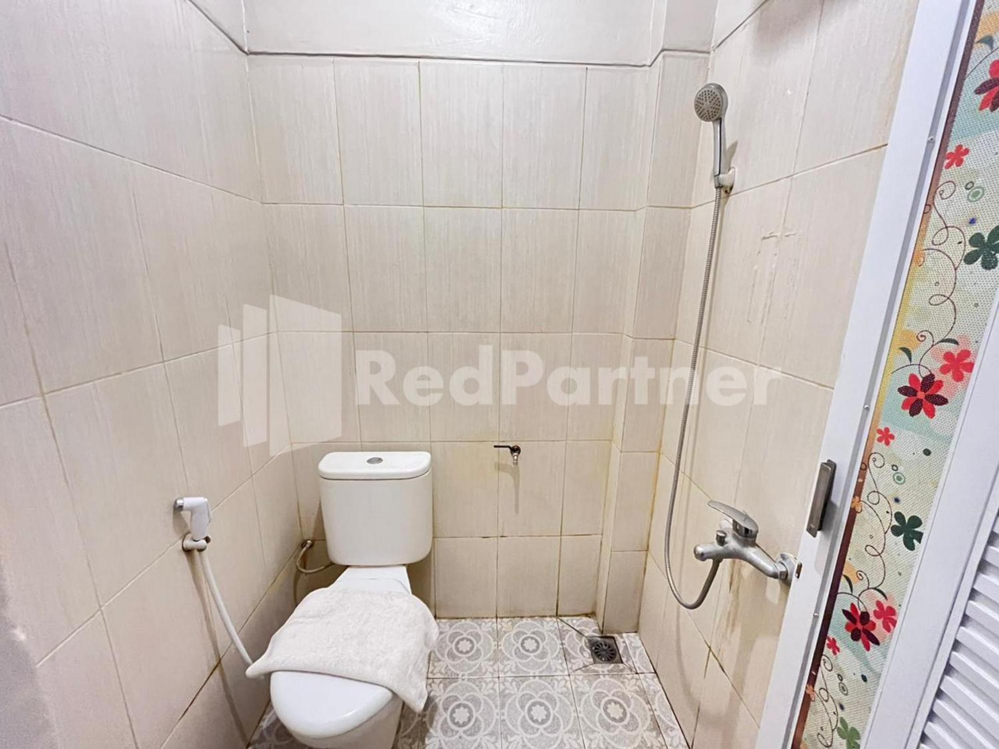 Andono Near Yia Mitra Reddoorz Hotel Temon